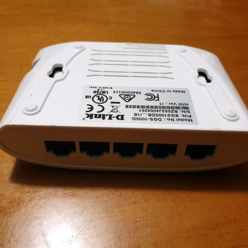 D-Link Switch 5 ports new 10/100/1000Mbps DGS-1005D