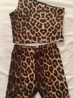 Leopard Print Shein Crop Top and Leggings Set used, size 4 years
