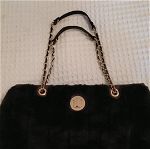 Aυθεντική τσάντα DKNY. Γούνινη με δερμάτινες λεπτομέρειες και χερούλια. Χρώμα καφέ σκούρο.