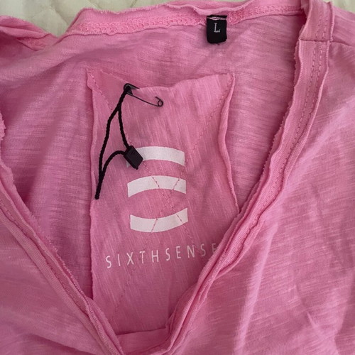 Sixthsense tshirt large new