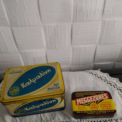 Vintage metal box Kalmalini and Meggezones used, pack