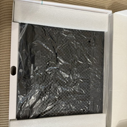 DeepCool N80RGB new laptop cooling pad