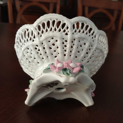 Debelly Fine Porselain Decorative Porcelain Bowl like new