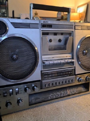 AKAI AJ-500FS vintage φορητό ραδιοκασετόφωνο