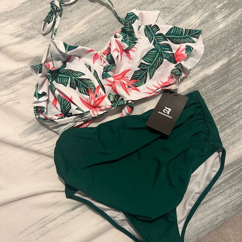 Amaggigo two-piece swimsuit new, high waisted, halter green