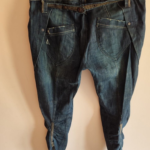 Attrattivo dark blue jeans XL, new with decorative seams