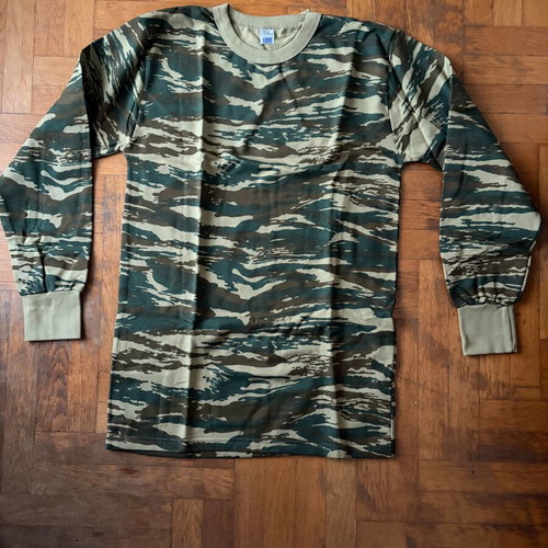 Military men's clothes like new, set with shirts and socks