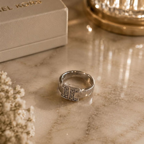 Silver ring 925 with white zircon stones, like new