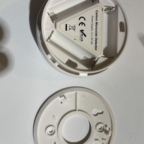 Carbon Monoxide Detector like new with digital display and alarm