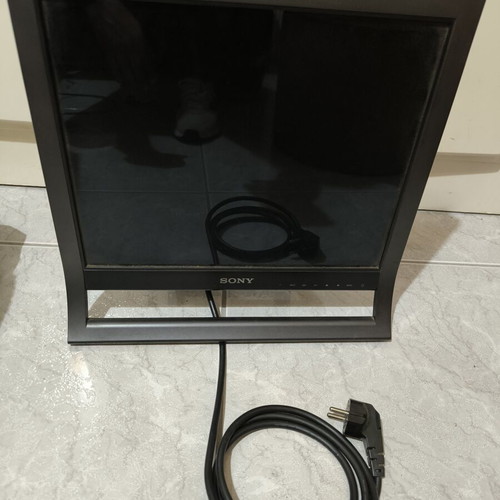 Sony computer monitor with HP keyboard and scanner