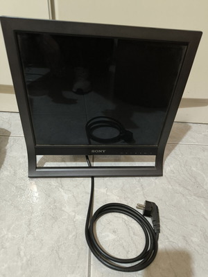 Sony computer monitor with HP keyboard and scanner
