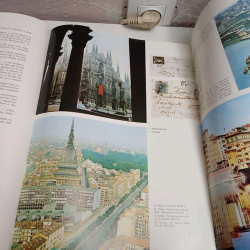 Italy's Life Magazine 1870-1970 like new, English
