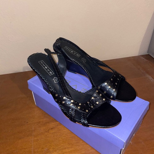 Nueve sandals like new, size 38, black and gold