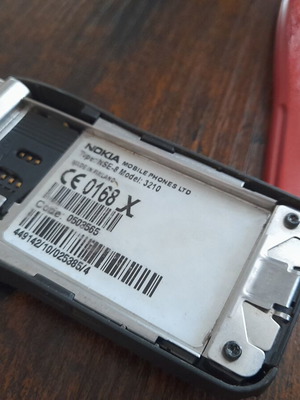 Nokia 3210 for parts, used, not working