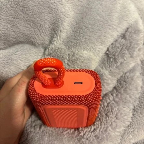 JBL GO3 waterproof portable Bluetooth speaker like new