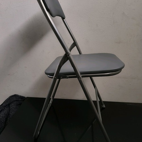 Metal chairs like new, pack of 8