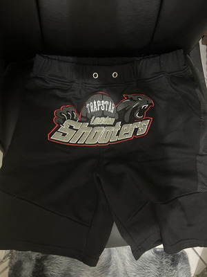 Trapstar shooters shorts used, size large, black