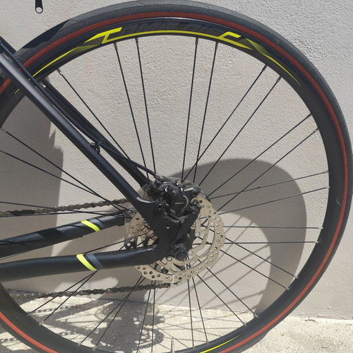 Merida Speeder 100 Urban Bicycle like new, 24-speed, carbon fork