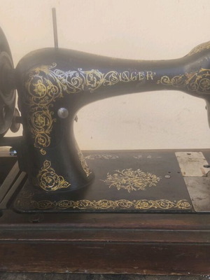 Antique sewing machine like new