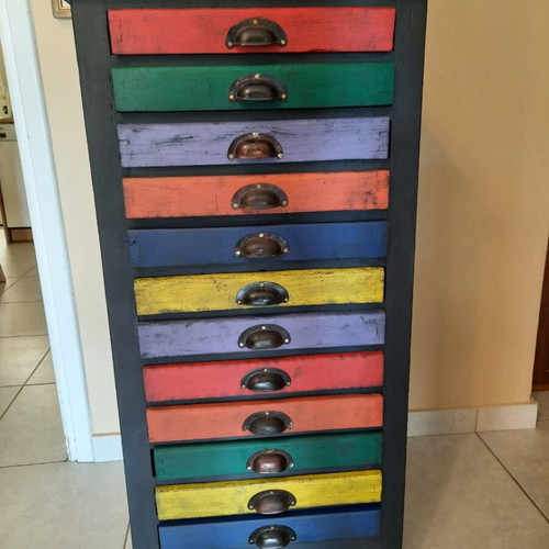 Typography chest of drawers like new with 12 colorful drawers
