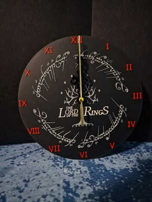 The Lord of the Rings tabletop clock new, analog 16.5x16.5 cm