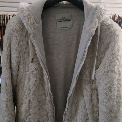 Women's jacket like new in beige color, size L