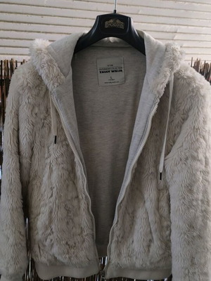 Women's jacket like new in beige color, size L