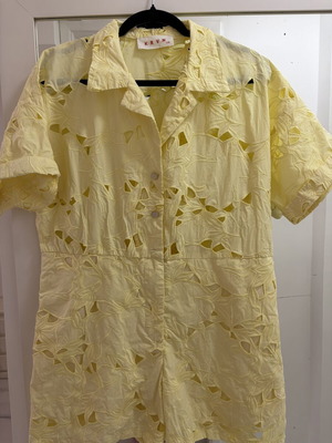Karavan lace short jumpsuit Small/Medium, like new, yellow