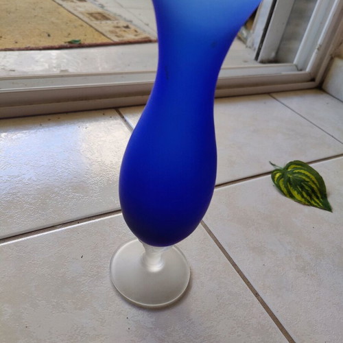 Glass vase like new