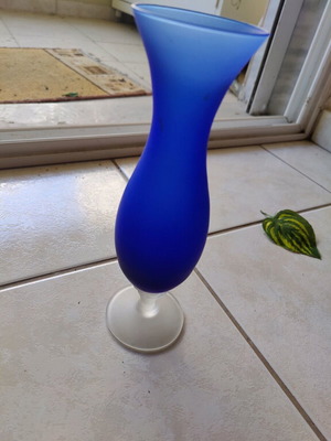 Glass vase like new
