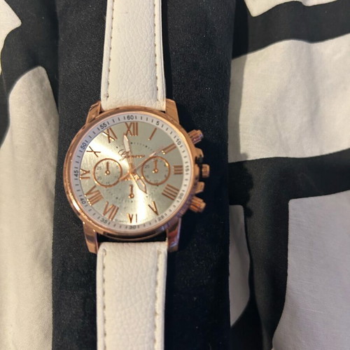 Wristwatch new unisex with white synthetic leather strap
