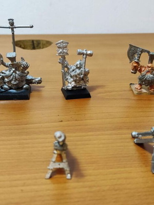 Warhammer Dwarf Army miniatures like new, large set