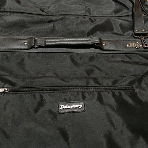 Suit bag like new, black, with zippers and detachable hanger