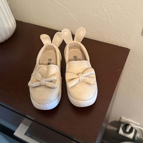 Girls' ballet flats, size 24, beige