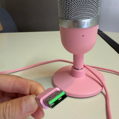 Razer Seiren Mini USB microphone used, Quartz Pink