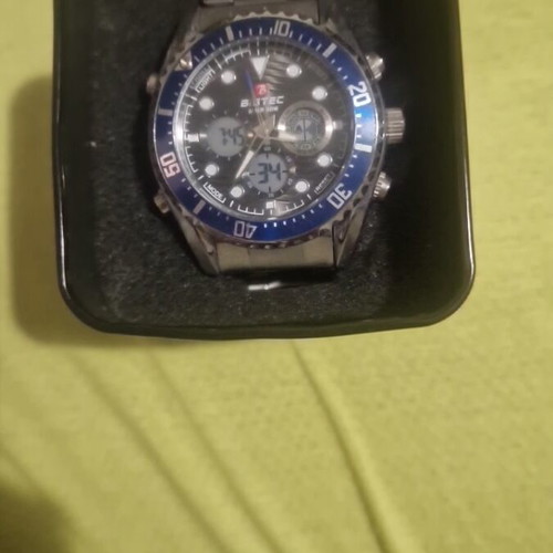 Wristwatch with battery like new, with chronographs