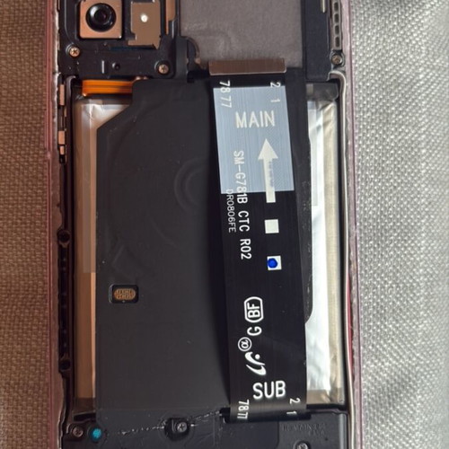 Samsung Galaxy S20 Fe used for parts, missing back cover, swollen battery