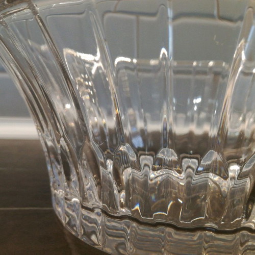 Crystal bowl used with embossed design, diameter 23 cm