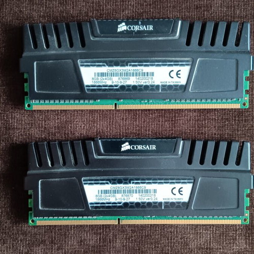 Corsair Vengeance DDR3 8GB 1866Mhz RAM set like new