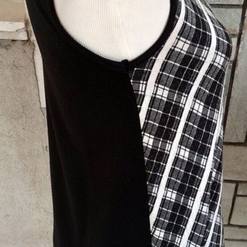 Attrattivo sleeveless dress black and white like new