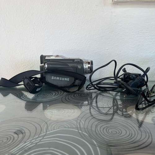 Samsung collectible camera like new with 800x digital zoom