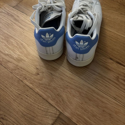 Adidas Stan Smith sneakers used, size 44, white with blue heel