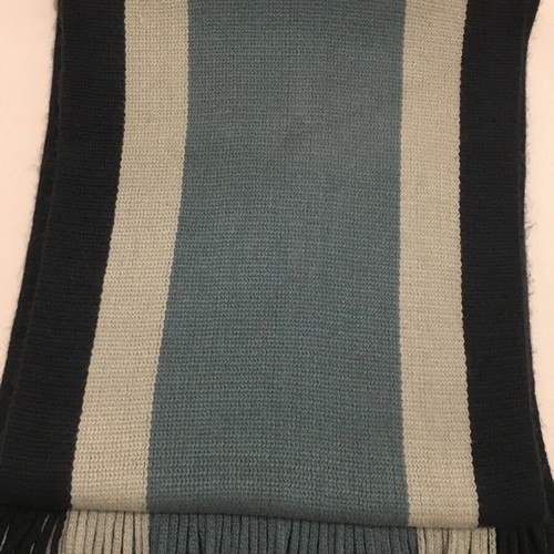 Men's knitted scarf new in excellent condition