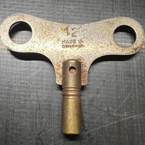 Vintage winding keys used, pack of 2, large size