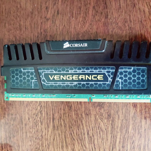 Corsair Vengeance 1x8GB 1600 MHz DDR3 desktop RAM like new