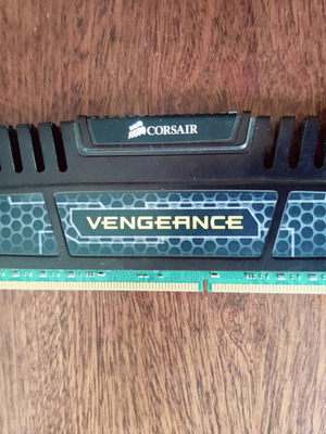 Corsair Vengeance 1x8GB 1600 MHz DDR3 desktop RAM like new