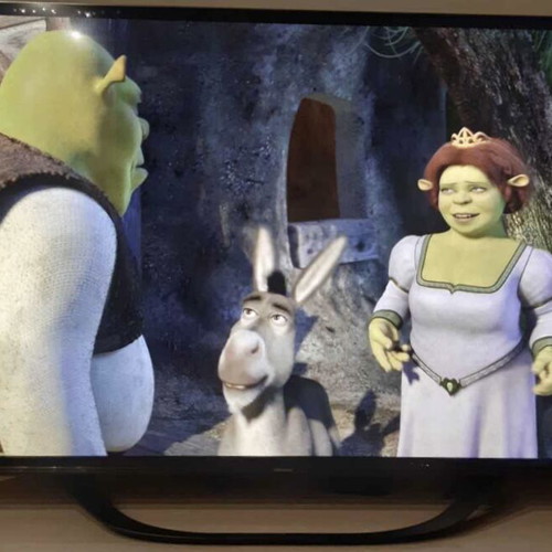 Hisense 55u7hq used with broken panel