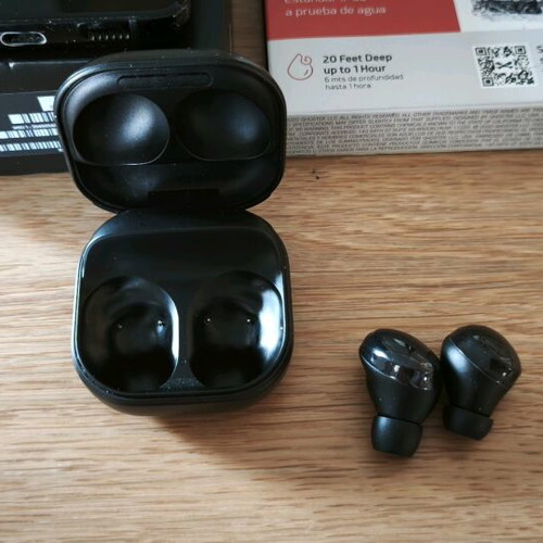 Samsung Galaxy S21 Ultra black like new, 128G, with earphones and waterproof case