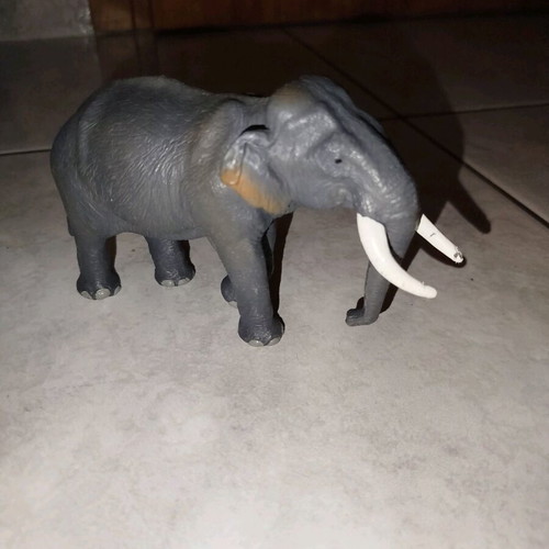 Papo elephant figure like new