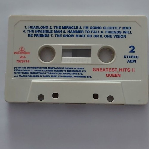 Queen Greatest Hits II cassette like new, rock